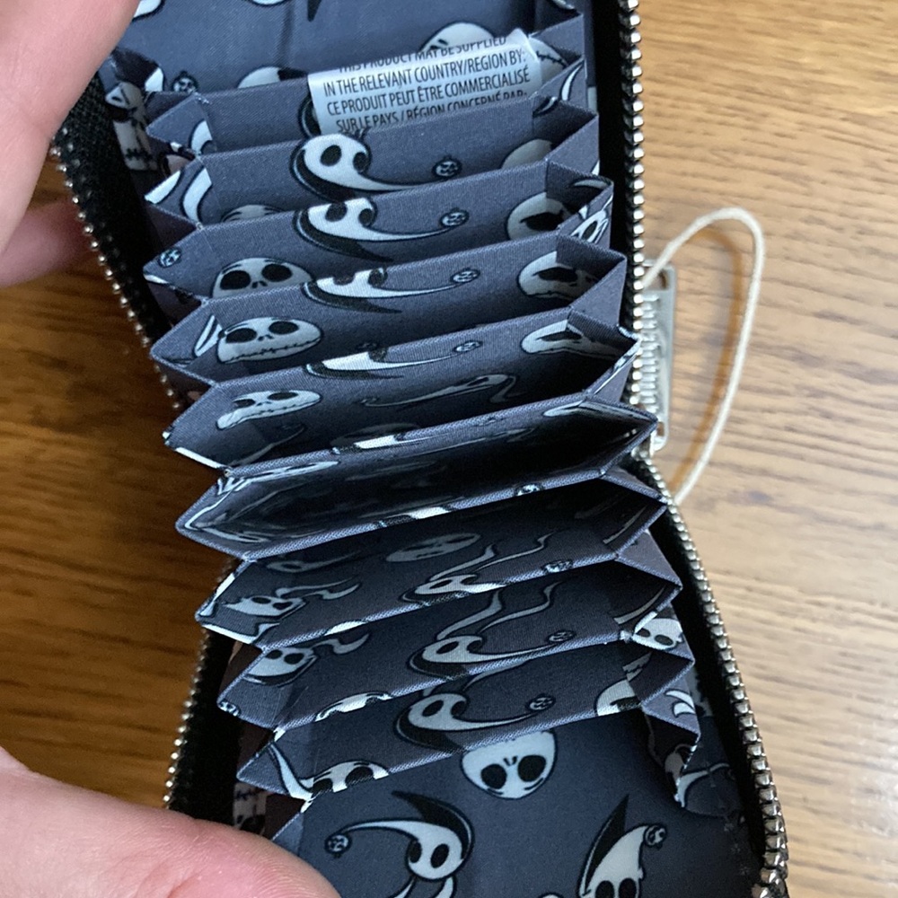 🟥 Loungefly Disney Parks Jack Skellington Zipper Wallet (NWT) - Picture 5 of 6